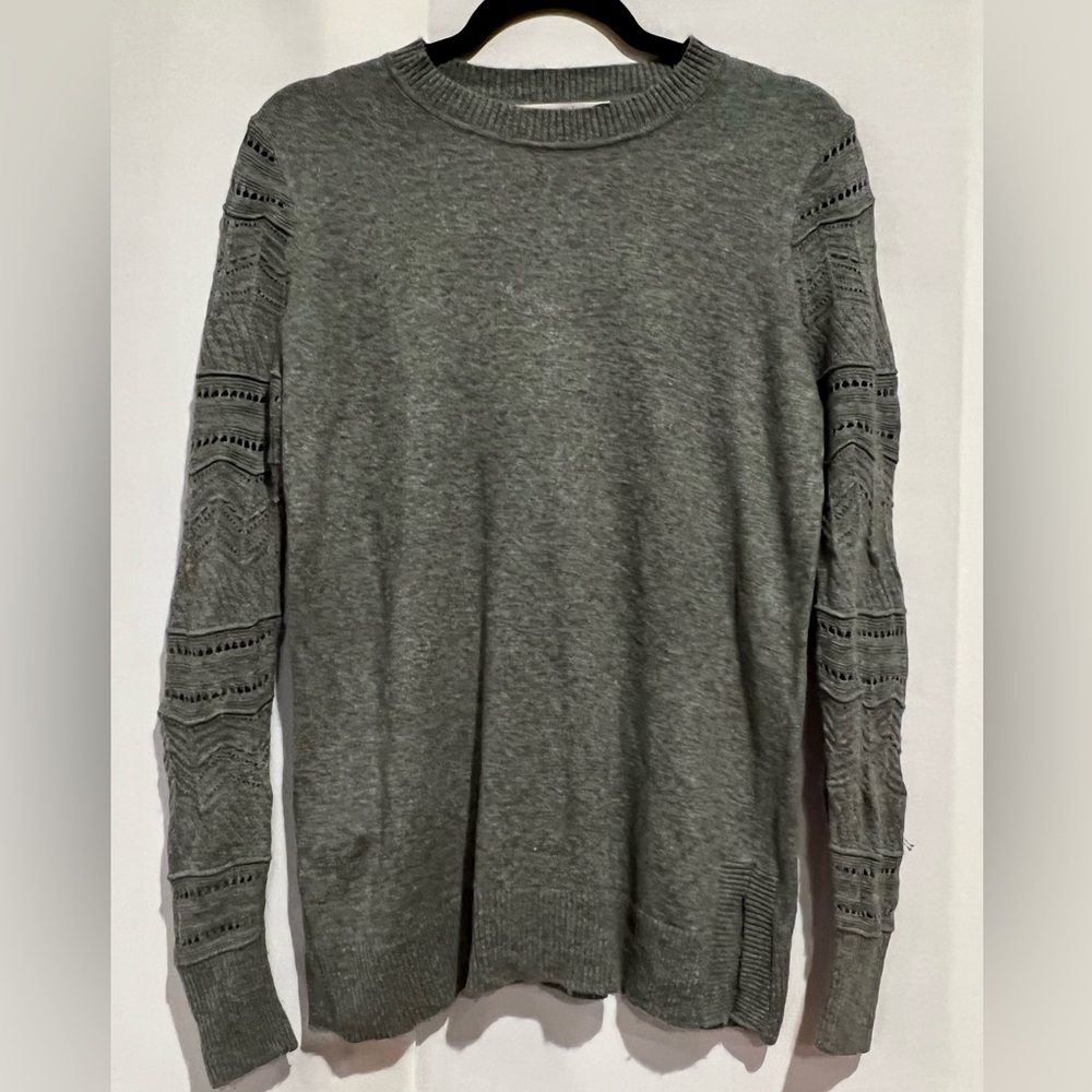 The Loft Gray Crewneck Lightweight Sweater, Small